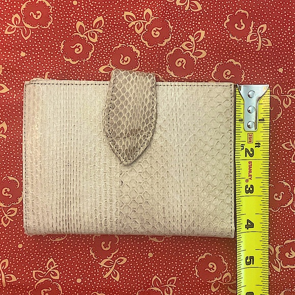 Vintage SnakeSkin Wallet - Picture 5 of 11